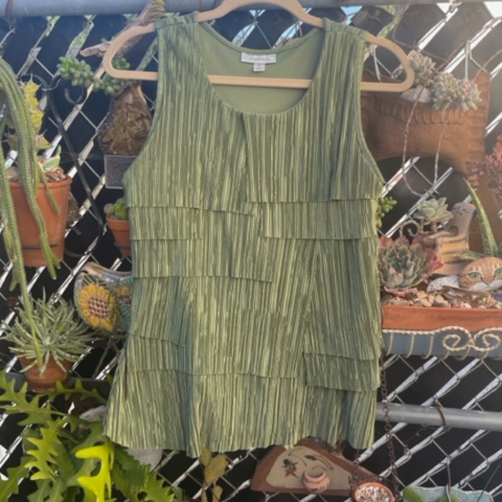 Woman's Medium Green Dressbarn Blouse